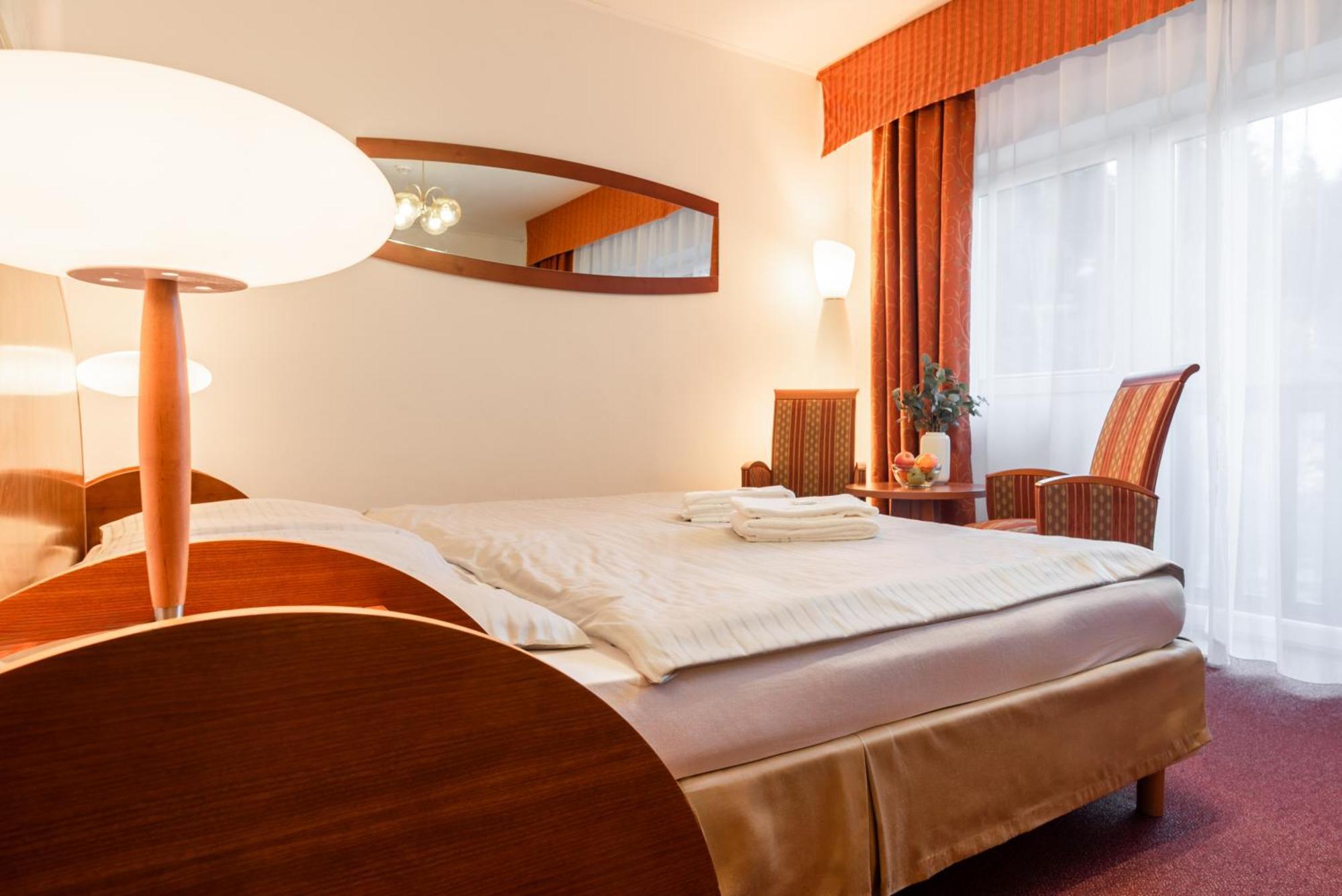 Hotel Schwarz Nové Hamry Exteriör bild