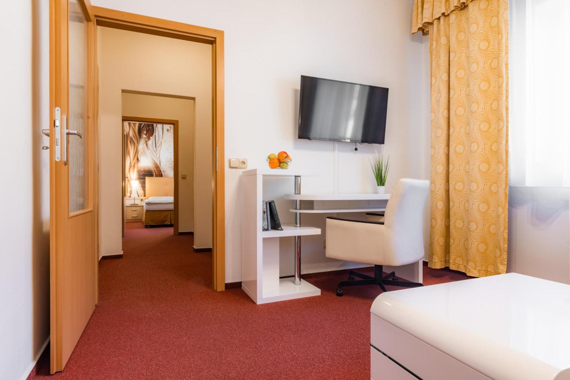 Hotel Schwarz Nové Hamry Exteriör bild
