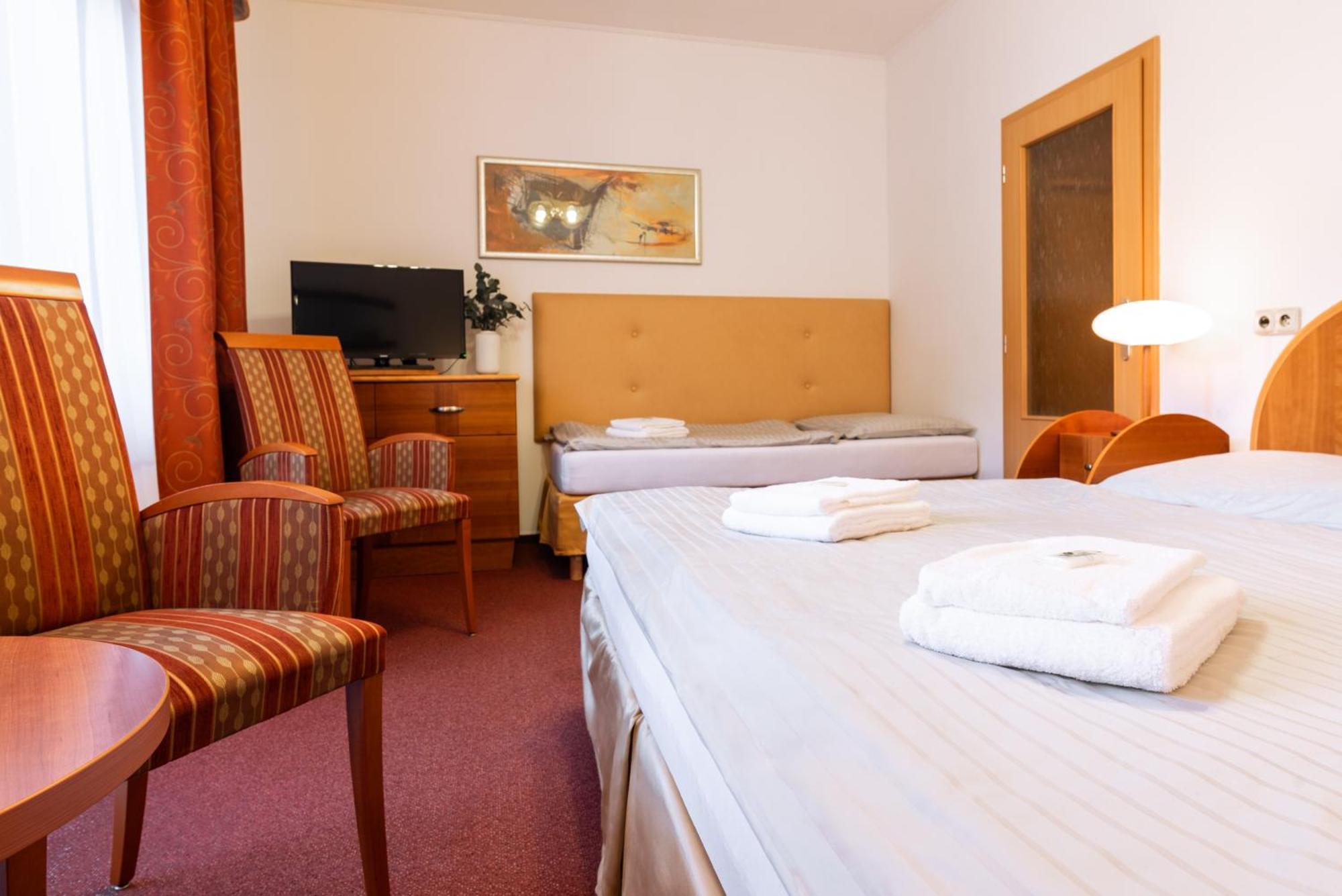 Hotel Schwarz Nové Hamry Exteriör bild