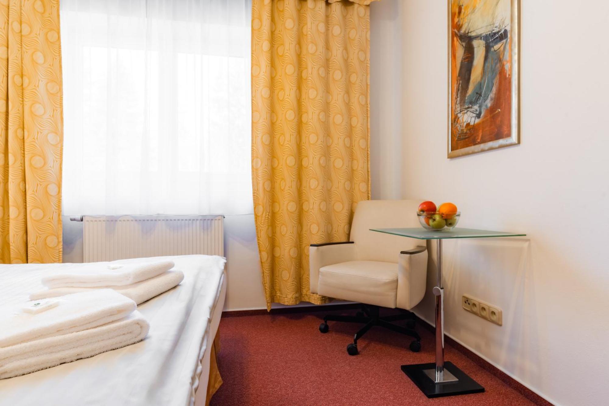 Hotel Schwarz Nové Hamry Exteriör bild