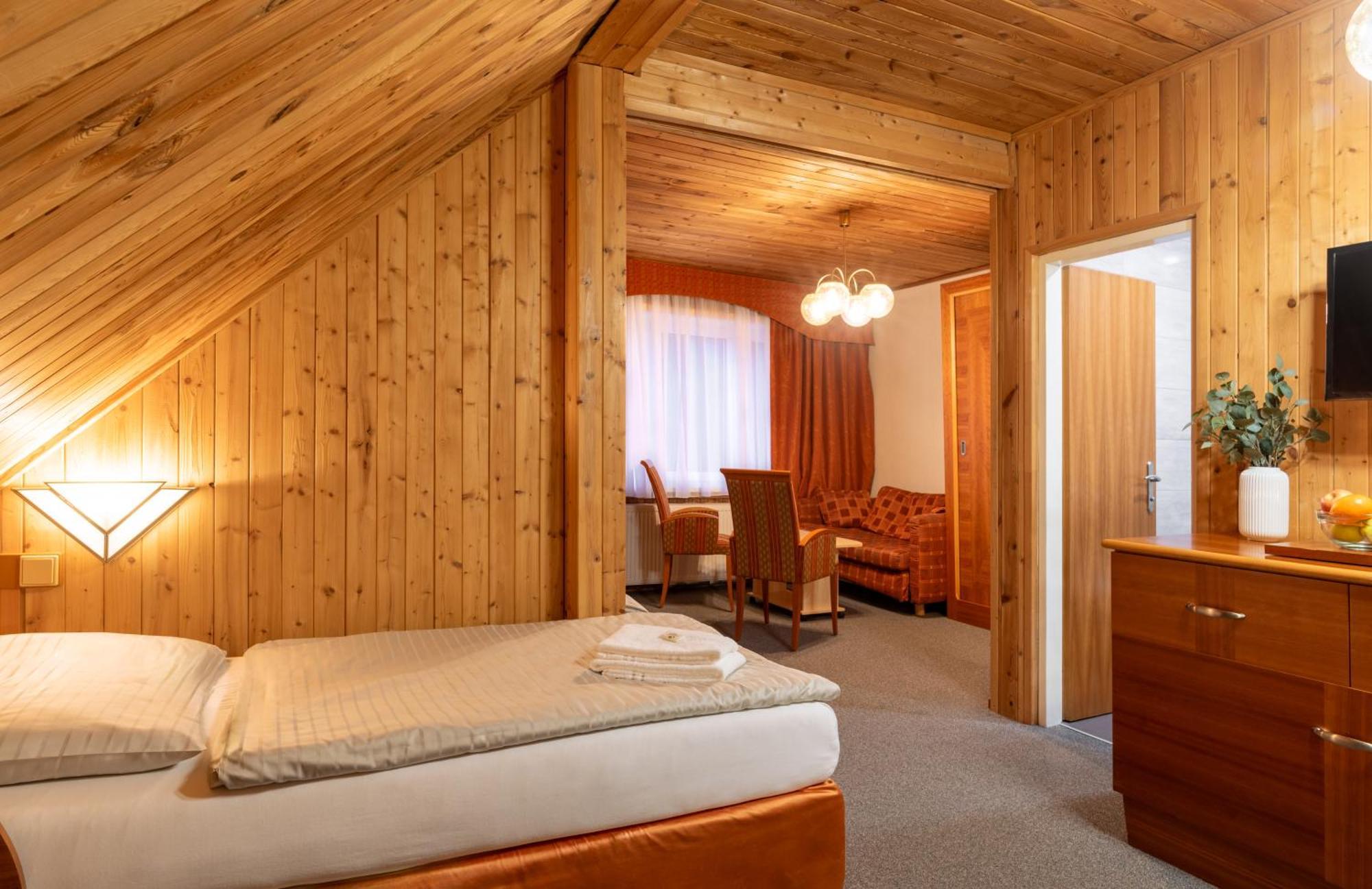Hotel Schwarz Nové Hamry Exteriör bild