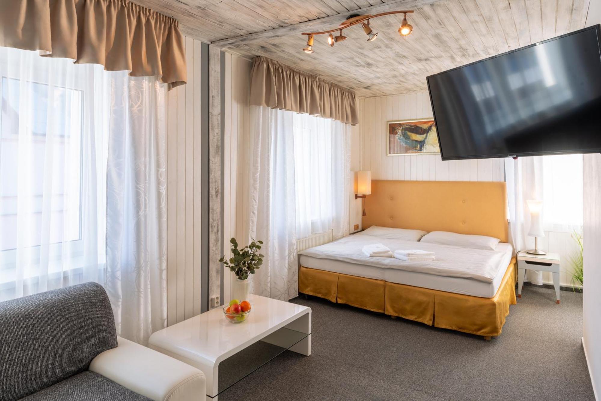 Hotel Schwarz Nové Hamry Exteriör bild