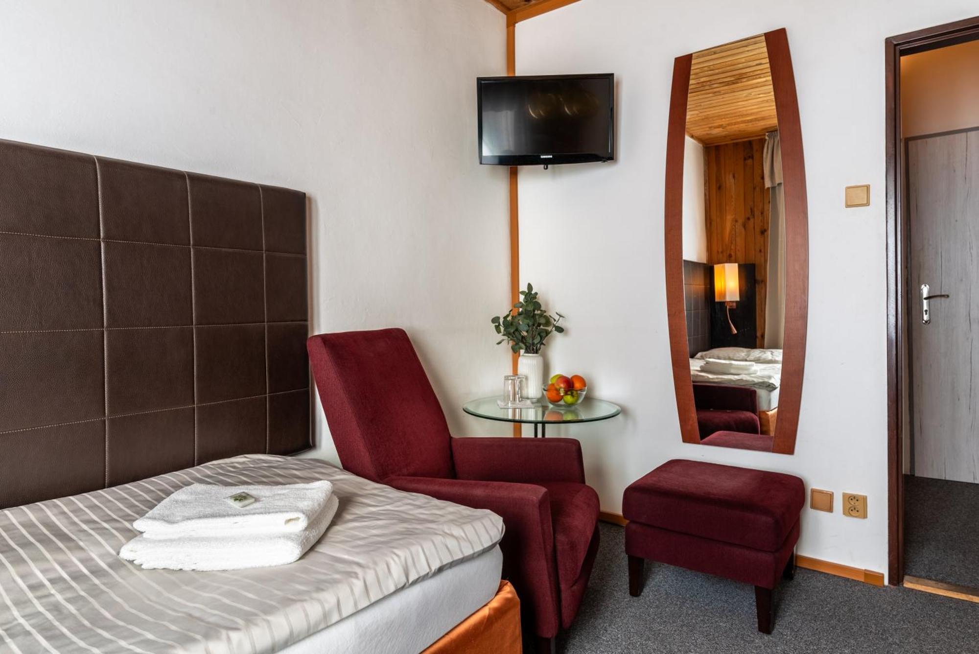 Hotel Schwarz Nové Hamry Exteriör bild