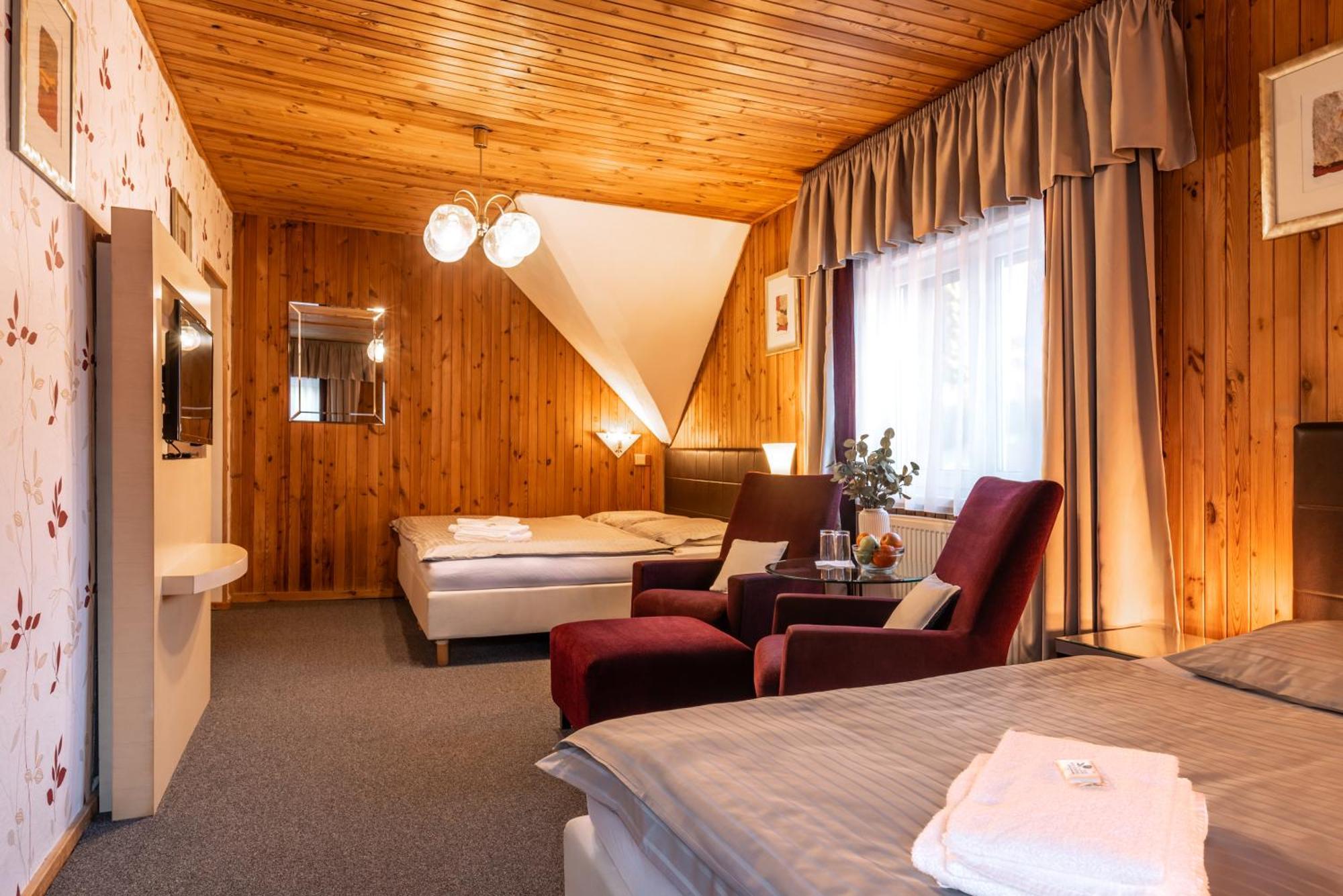 Hotel Schwarz Nové Hamry Exteriör bild