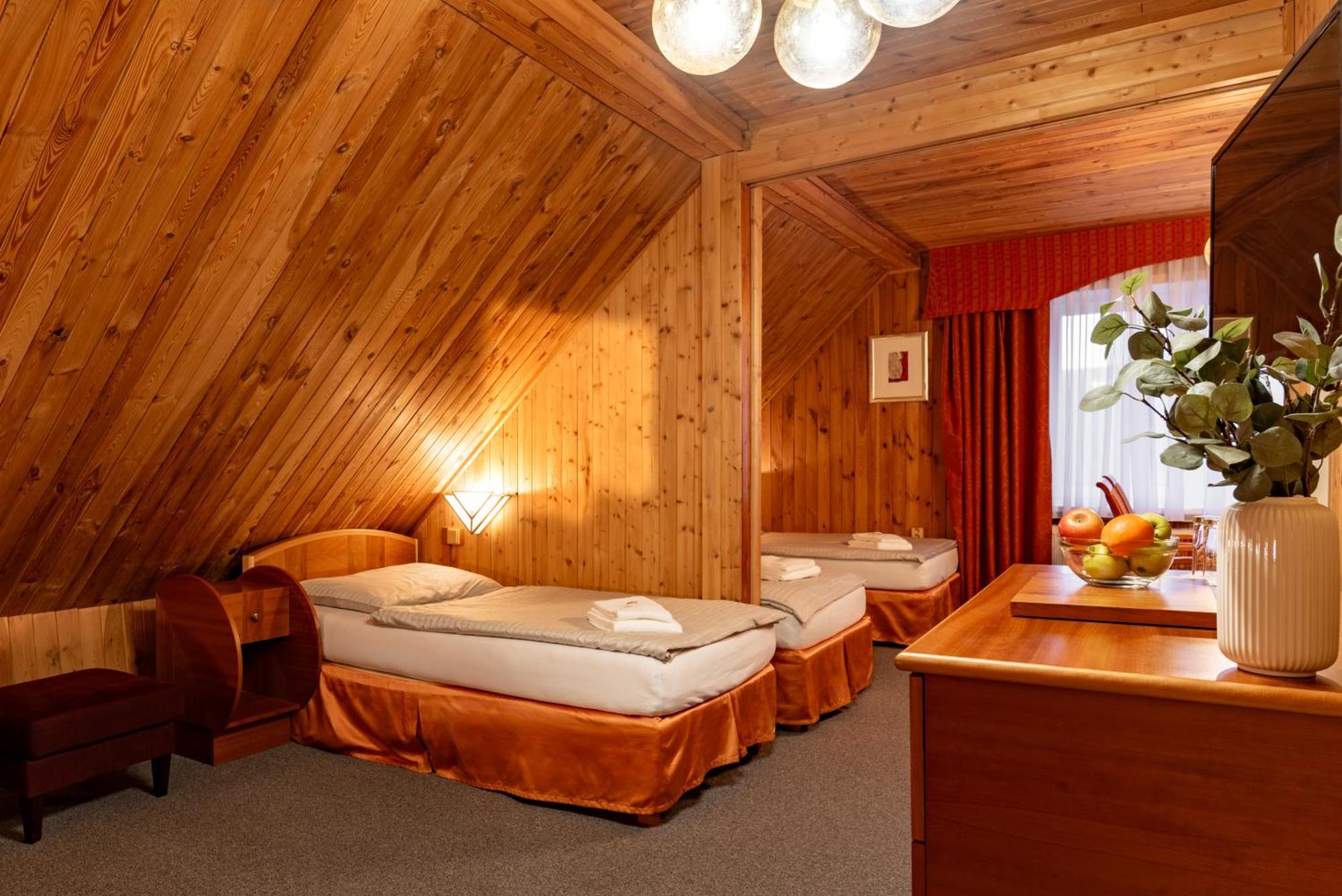 Hotel Schwarz Nové Hamry Exteriör bild